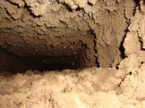 εξαερισμός καφετέριας πριν από καθαρισμό